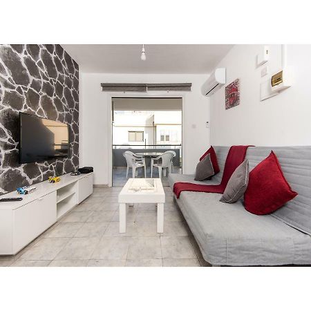 Holiday Apartment Larnaca Luaran gambar